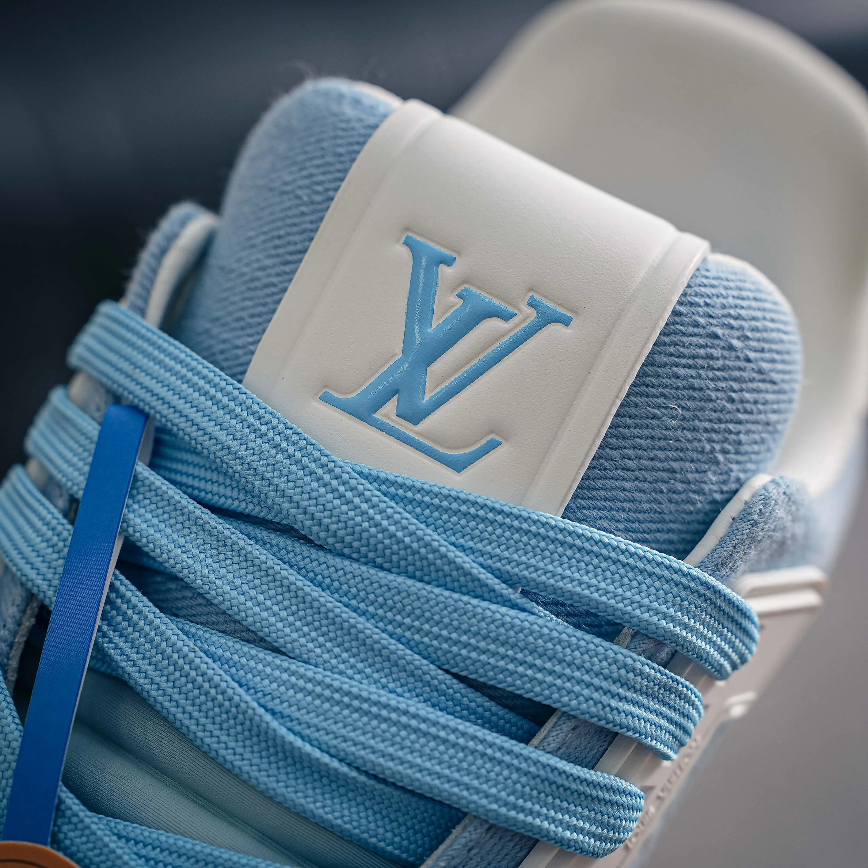 # LV- - trainer 2026 New Arrival 1：1 ！！ Shoes Cowhide Leather ， LOGO ， Breathable ， 。